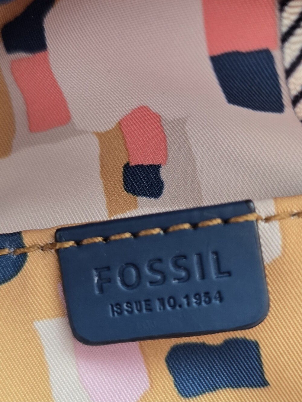 Fossil - Multicolour Geometric Shoulder Travel Tote Bag With Zipper Closure - Picture 7 of 12